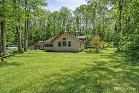 3922 N Munson, Manistique, MI 49854