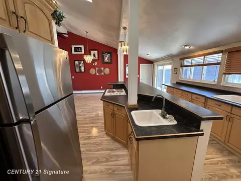 Kitchen - 7151 N Elms, Flushing, MI 48433 photo 6 of 7