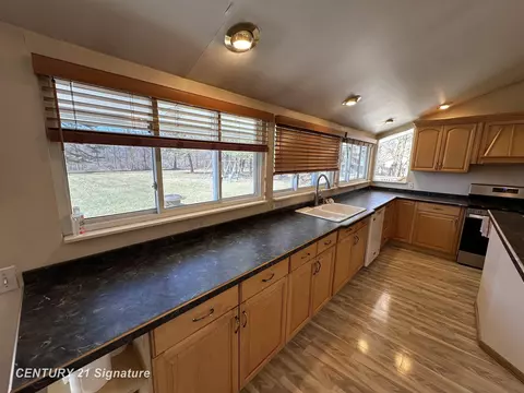 Kitchen - 7151 N Elms, Flushing, MI 48433 photo 2 of 7