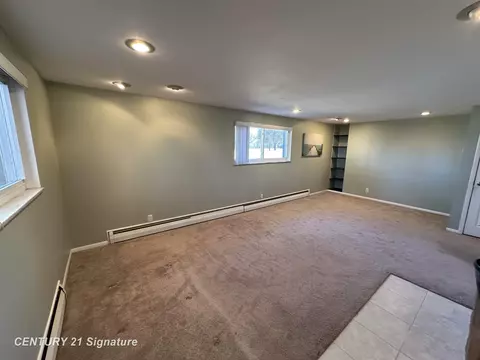 Living - 7151 N Elms, Flushing, MI 48433 photo 8 of 9
