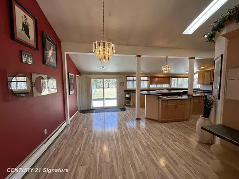 Dining - 7151 N Elms, Flushing, MI 48433 photo 1 of 1