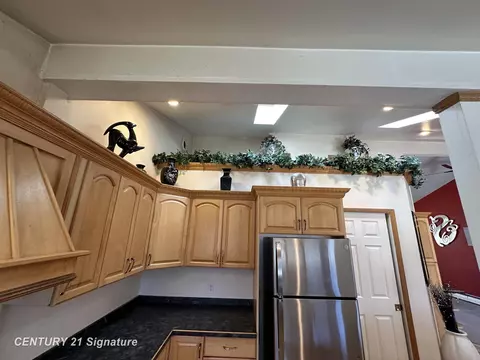 Kitchen - 7151 N Elms, Flushing, MI 48433 photo 4 of 7