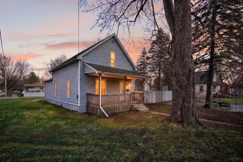 1724 Maine, Saginaw, MI 48602
