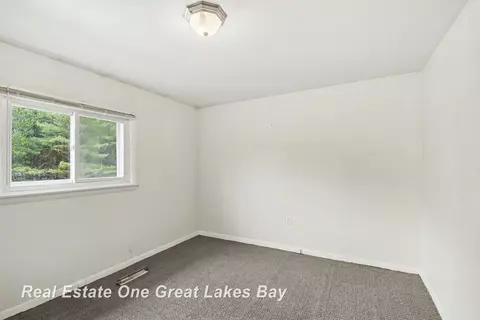 Bedroom - 2750 E Deckerville, Caro, MI 48723 photo 2 of 5