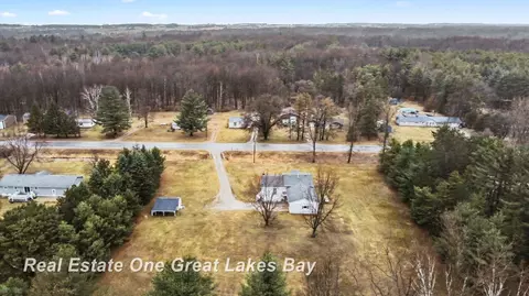 View/Area - 2750 E Deckerville, Caro, MI 48723 photo 2 of 2