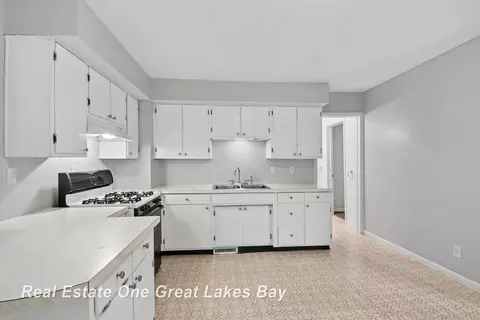Kitchen - 2750 E Deckerville, Caro, MI 48723 photo 1 of 2