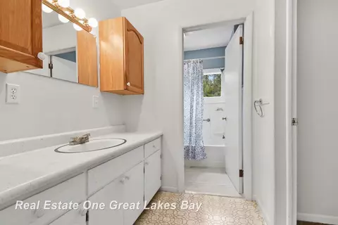 Bath - 2750 E Deckerville, Caro, MI 48723 photo 1 of 1
