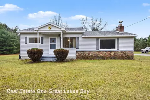 Exterior - 2750 E Deckerville, Caro, MI 48723 photo 1 of 5