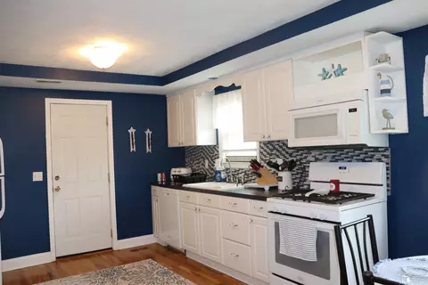 Kitchen - 3159 Maplewood, Monroe, MI 48162 photo 2 of 2