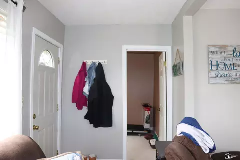 Entry Way - 3159 Maplewood, Monroe, MI 48162 photo 1 of 2