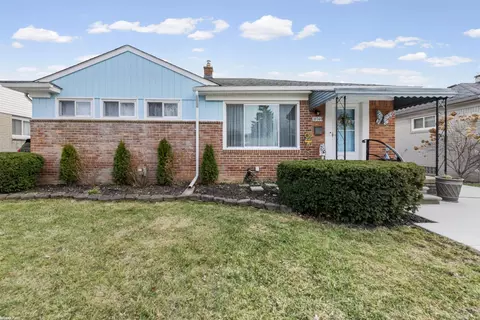 18140 Marquette, Roseville, MI 48066