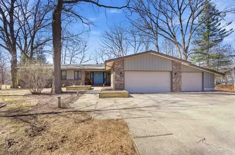 892 S Crooked Tree, Midland, MI 48640