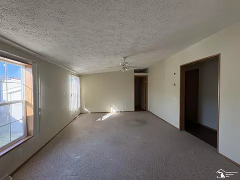 Living - 13565 Pear, Carleton, MI 48117 photo 3 of 4