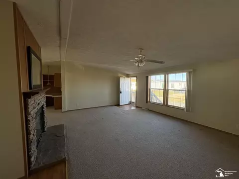 Living - 13565 Pear, Carleton, MI 48117 photo 2 of 4