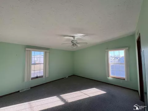 Bedroom - 13565 Pear, Carleton, MI 48117 photo 4 of 5
