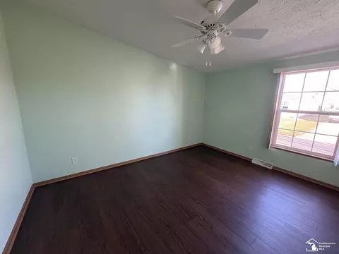 Bedroom - 13565 Pear, Carleton, MI 48117 photo 1 of 5