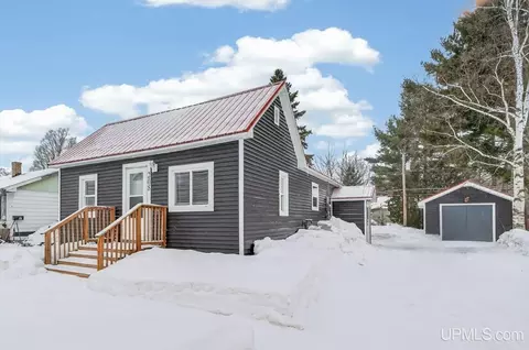 208 W Victory, Newberry, MI 49868