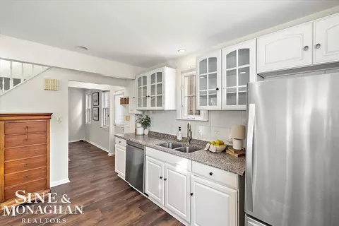 Kitchen - 412 Manor, Grosse Pointe Farms, MI 48236 photo 4 of 4
