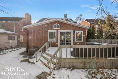 Exterior - 412 Manor, Grosse Pointe Farms, MI 48236 photo 3 of 7