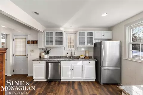 Kitchen - 412 Manor, Grosse Pointe Farms, MI 48236 photo 1 of 4