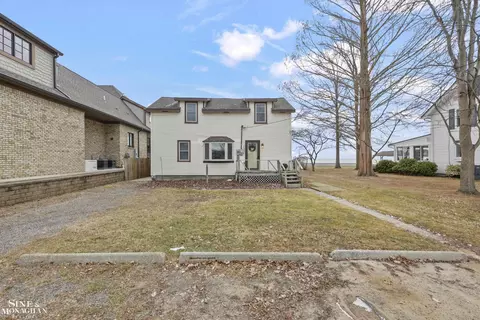 34590 Jefferson, Harrison Township, MI 48045