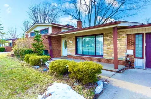 8729 Kidley Dr, Sterling Heights, MI 48314