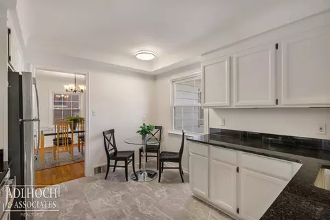 883 Lakepointe, Grosse Pointe, MI 48230 photo 6
