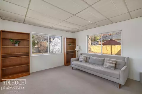 883 Lakepointe, Grosse Pointe, MI 48230 photo 17