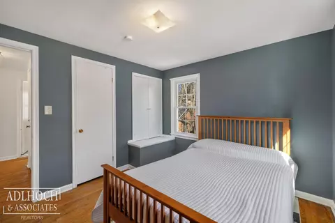 883 Lakepointe, Grosse Pointe, MI 48230 photo 26