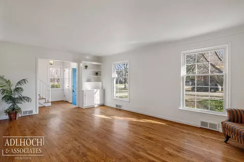 883 Lakepointe, Grosse Pointe, MI 48230 photo 10