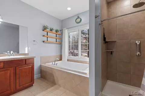 Bath - 7184 Sanctuary, Jackson, MI 49201 photo 3 of 5