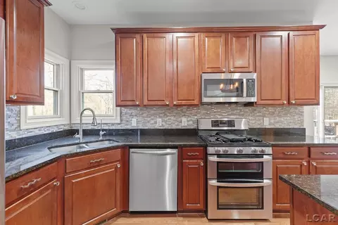 Kitchen - 7184 Sanctuary, Jackson, MI 49201 photo 7 of 9