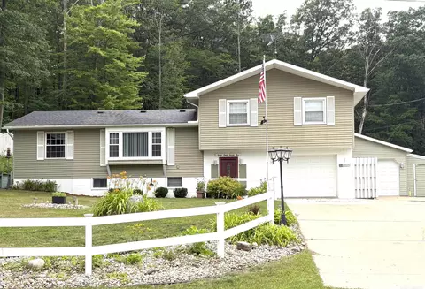 3825 Lapham, Harrison, MI 48625