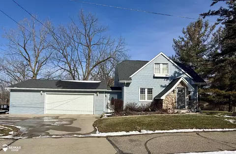 2037 E Grand Blanc, Grand Blanc, MI 48439