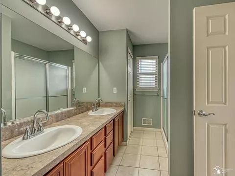 Bath - 4177 Plum Tree, Monroe, MI 48161 photo 3 of 4