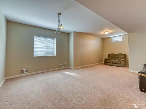 Living - 4177 Plum Tree, Monroe, MI 48161 photo 5 of 6