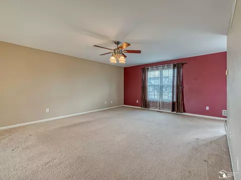 Living - 4177 Plum Tree, Monroe, MI 48161 photo 4 of 6
