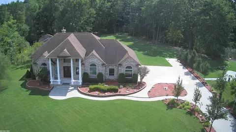 400 E Romeo, Oakland, MI 48363