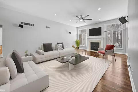 Living - 48498 Beacon Sq, Macomb, MI 48044 photo 6 of 10