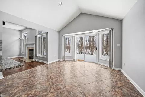 Living - 48498 Beacon Sq, Macomb, MI 48044 photo 8 of 10