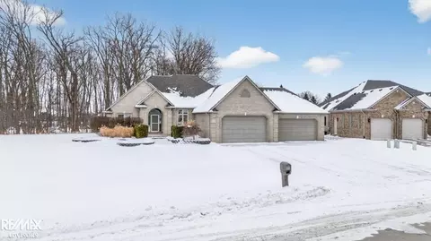 Exterior - 48498 Beacon Sq, Macomb, MI 48044 photo 4 of 13