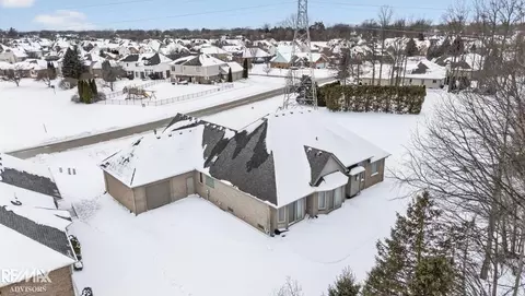 View/Area - 48498 Beacon Sq, Macomb, MI 48044 photo 3 of 10