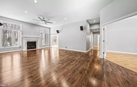 Living - 48498 Beacon Sq, Macomb, MI 48044 photo 3 of 10