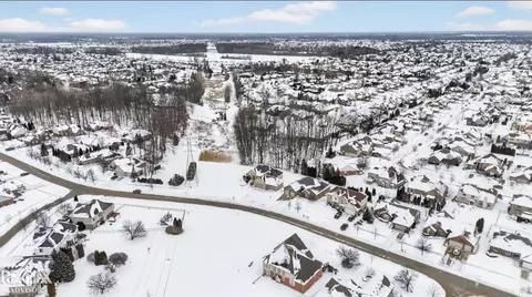 View/Area - 48498 Beacon Sq, Macomb, MI 48044 photo 7 of 10