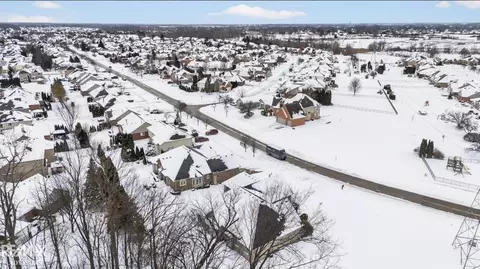 View/Area - 48498 Beacon Sq, Macomb, MI 48044 photo 2 of 10