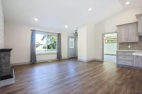 Living - 930 E North, Ithaca, MI 48847 photo 1 of 5