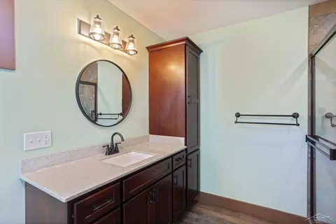 Bath - 930 E North, Ithaca, MI 48847 photo 1 of 2
