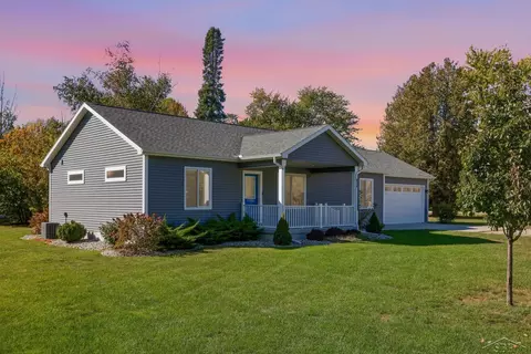 930 E North, Ithaca, MI 48847