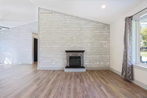 Living - 930 E North, Ithaca, MI 48847 photo 5 of 5