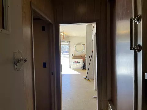Entry Way - 3265 Bischoff, Harrison, MI 48625 photo 4 of 5